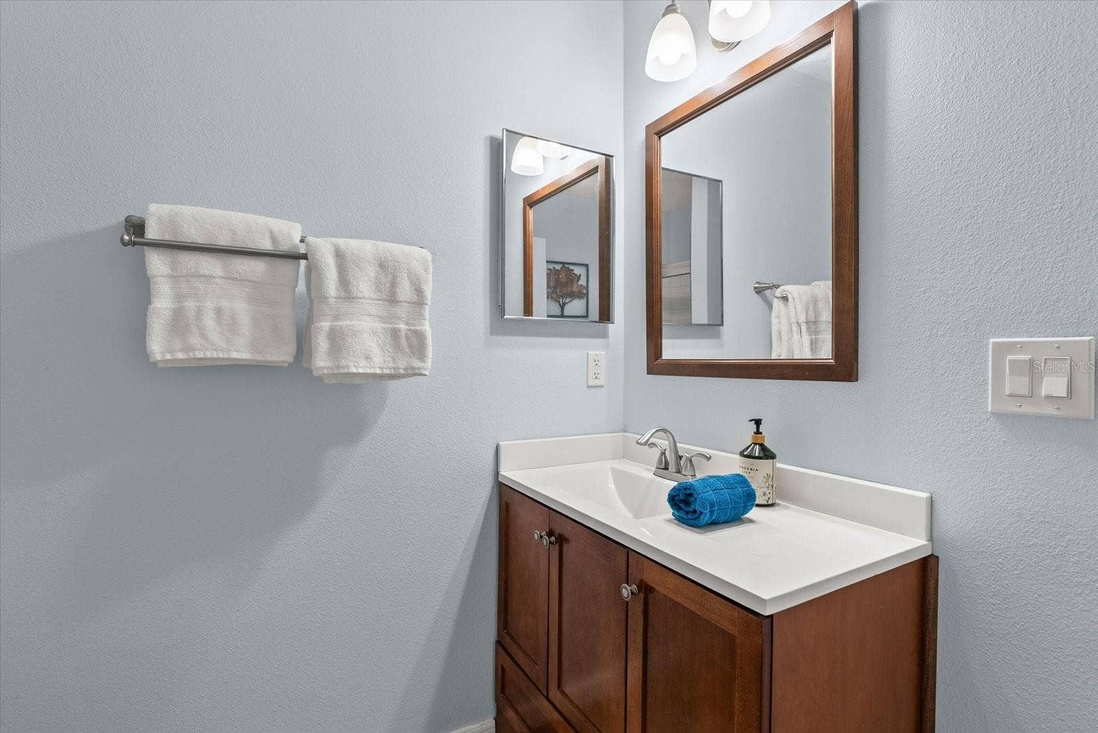 2723 60TH AVENUE DRIVE W, #2723, Bradenton, FL 34207 Newer Guest Bath.
