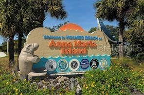 2723 60TH AVENUE DRIVE W, #2723, Bradenton, FL 34207 Close to Anna Maria Island and the beaches.