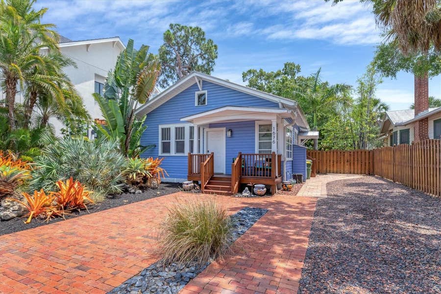 Property photo for 1676 OAK STREET, Sarasota, FL