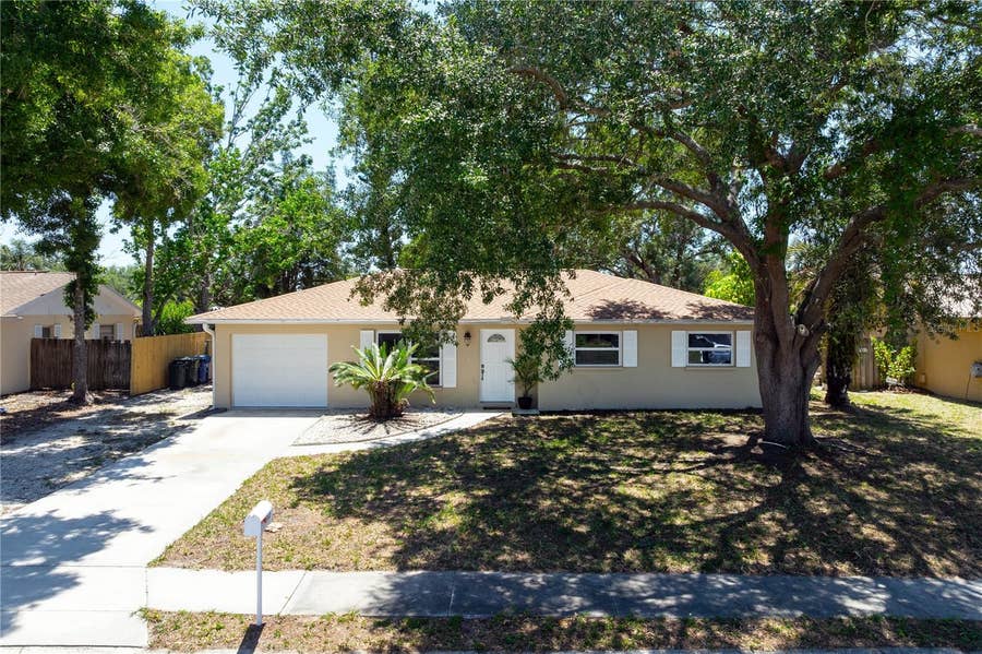 Property photo for 5446 FOXWOOD DRIVE, Sarasota, FL