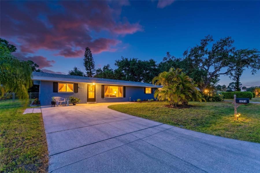 Property photo for 1211 CYPRESS AVENUE, Venice, FL