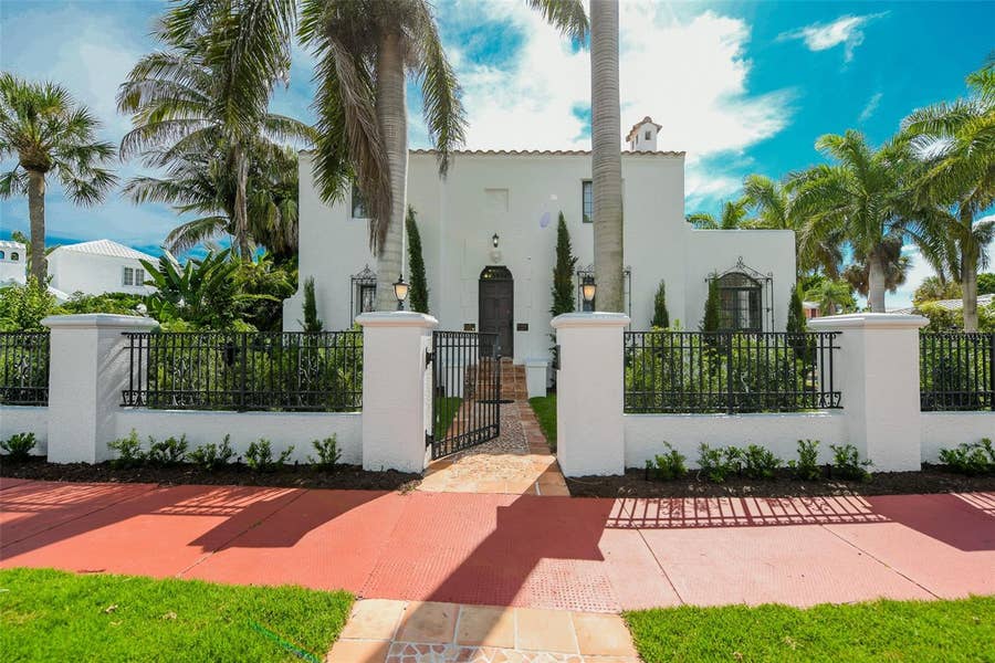 Property photo for 76 S WASHINGTON DRIVE, Sarasota, FL
