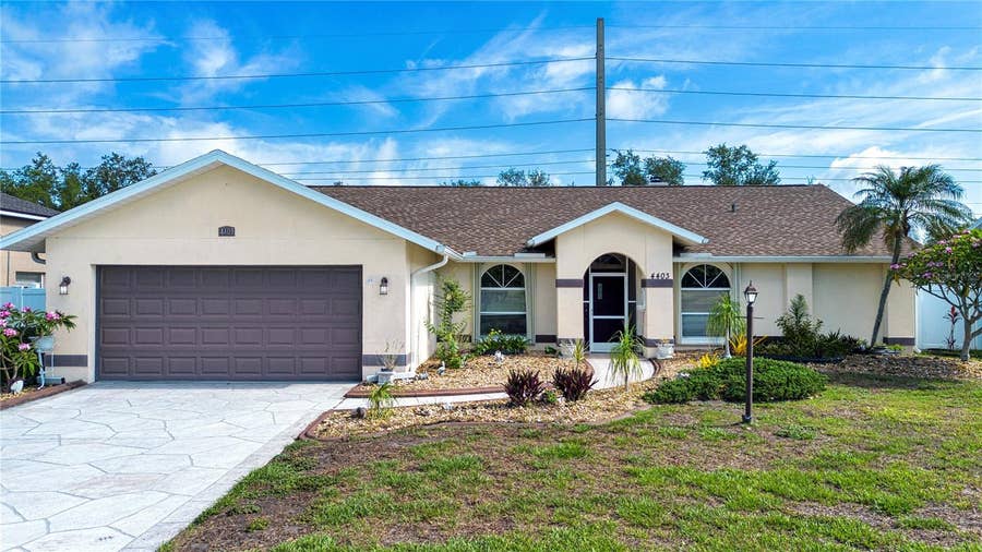 Property photo for 4403 DIAMOND CIRCLE N, Sarasota, FL