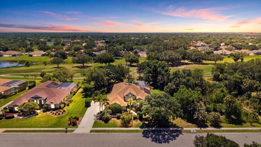 Property photo for 10010 CHERRY HILLS AVENUE CIRCLE, Bradenton, FL