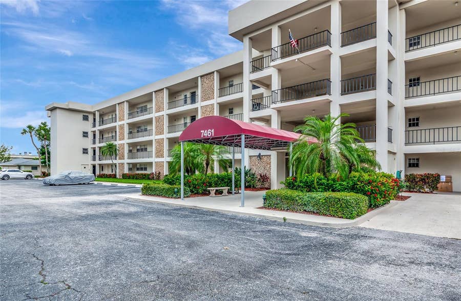 Property photo for 7461 W COUNTRY CLUB DRIVE N, #203, Sarasota, FL