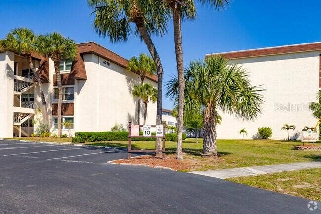 Property photo for 208 NE MONROE CIRCLE N, #307, St Petersburg, FL
