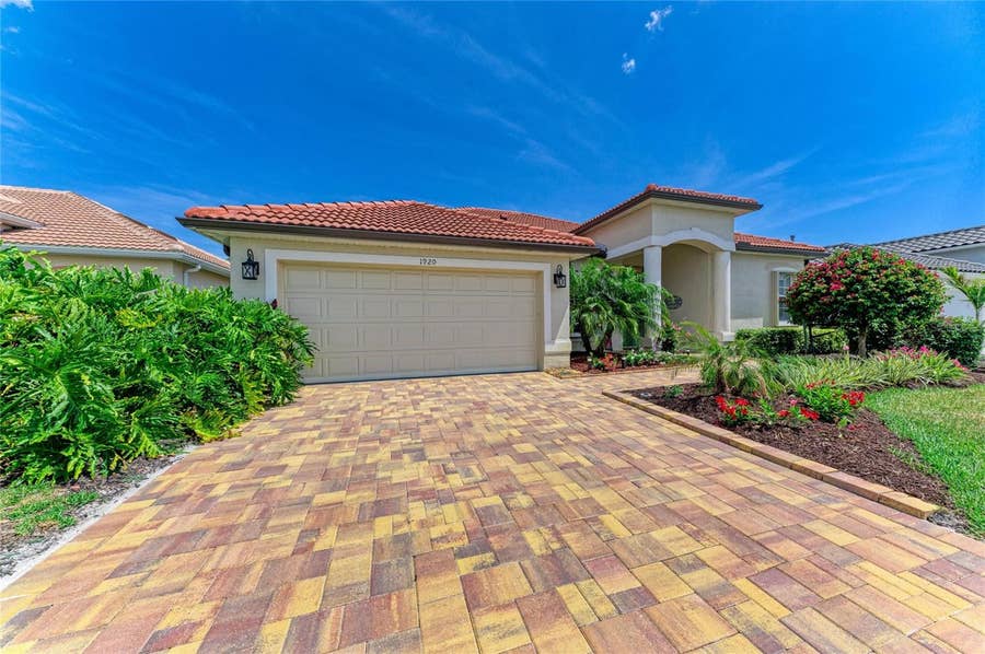 Property photo for 1920 COCONUT PALM CIRCLE, North Port, FL