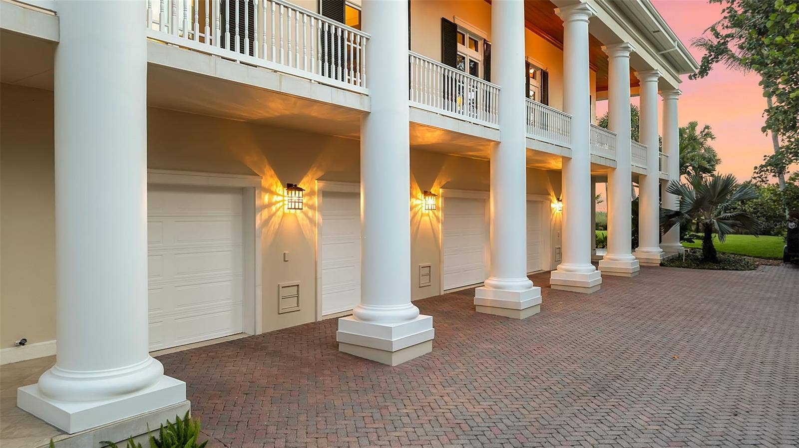 8132 SANDERLING ROAD, Sarasota, FL 34242 8132 SANDERLING ROAD, Sarasota, FL 34242