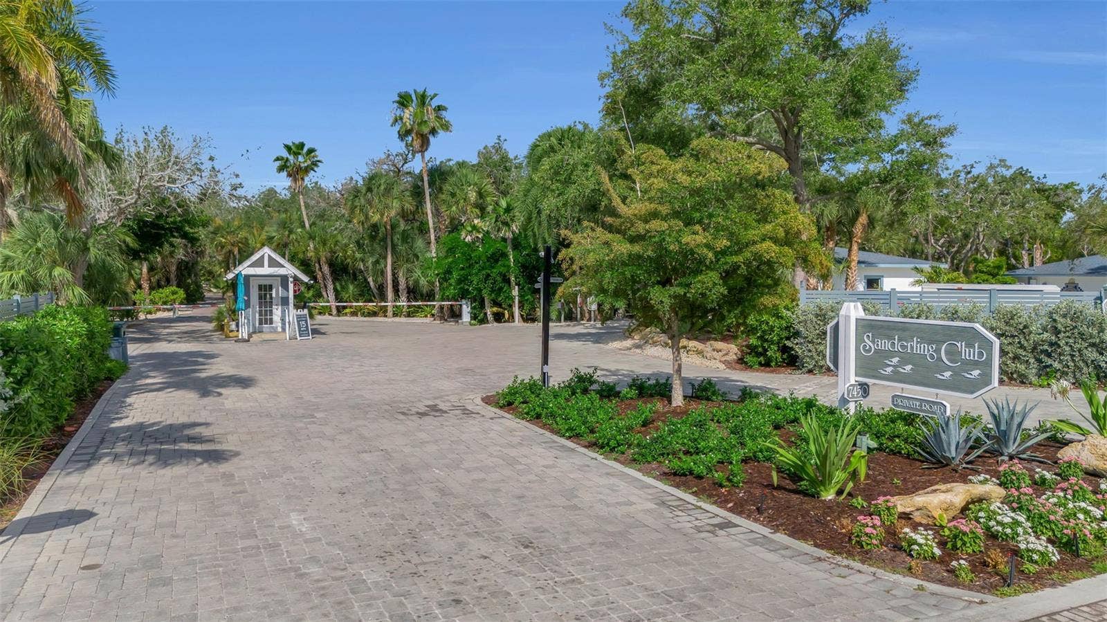 8132 SANDERLING ROAD, Sarasota, FL 34242 8132 SANDERLING ROAD, Sarasota, FL 34242