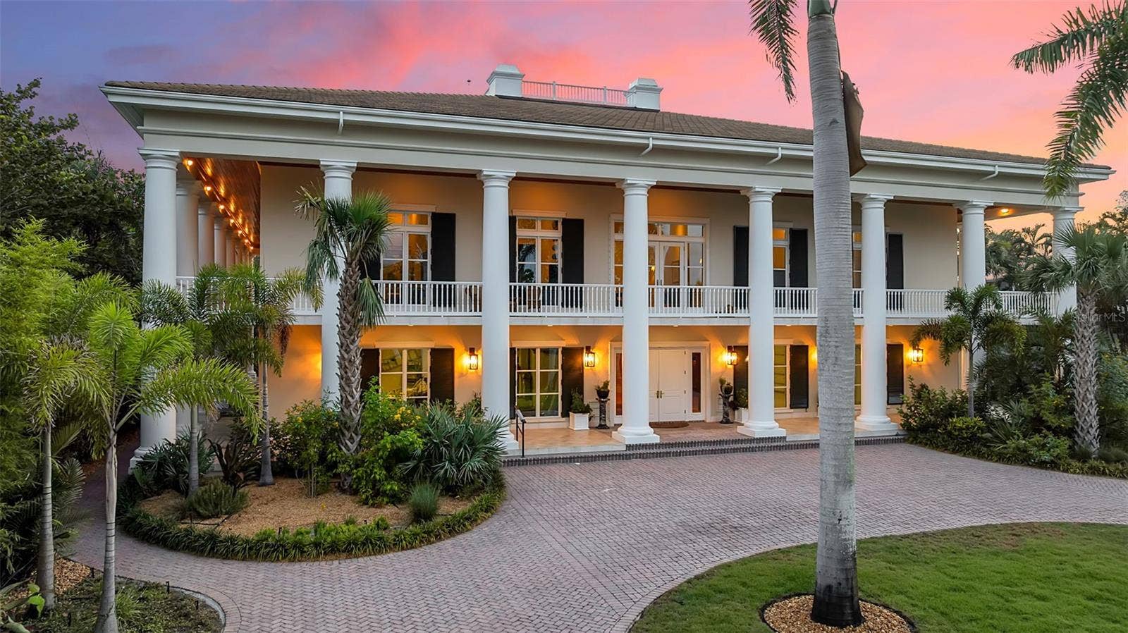 8132 SANDERLING ROAD, Sarasota, FL 34242 8132 SANDERLING ROAD, Sarasota, FL 34242