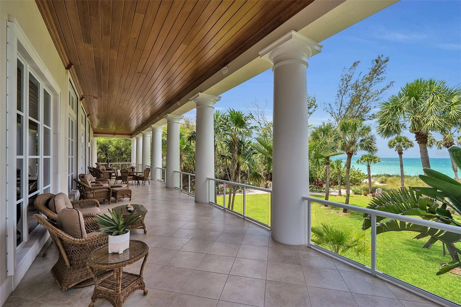 8132 SANDERLING ROAD, Sarasota, FL 34242 8132 SANDERLING ROAD, Sarasota, FL 34242