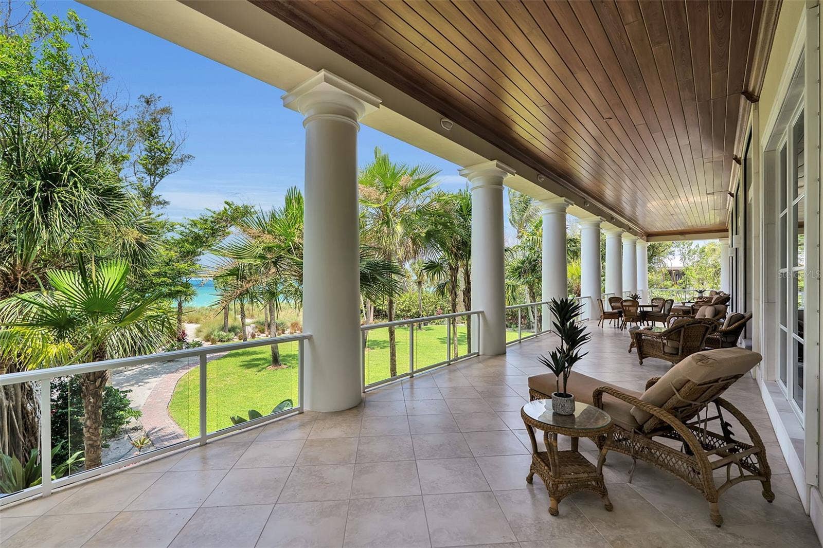 8132 SANDERLING ROAD, Sarasota, FL 34242 8132 SANDERLING ROAD, Sarasota, FL 34242