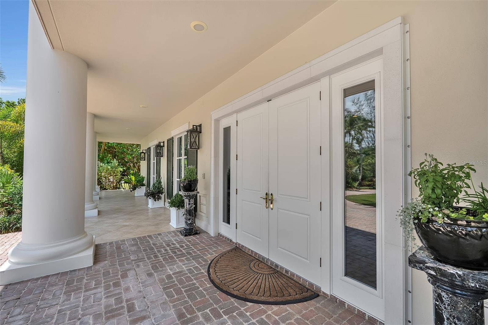 8132 SANDERLING ROAD, Sarasota, FL 34242 8132 SANDERLING ROAD, Sarasota, FL 34242