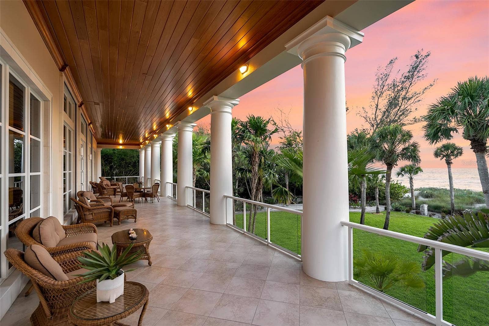 8132 SANDERLING ROAD, Sarasota, FL 34242 8132 SANDERLING ROAD, Sarasota, FL 34242