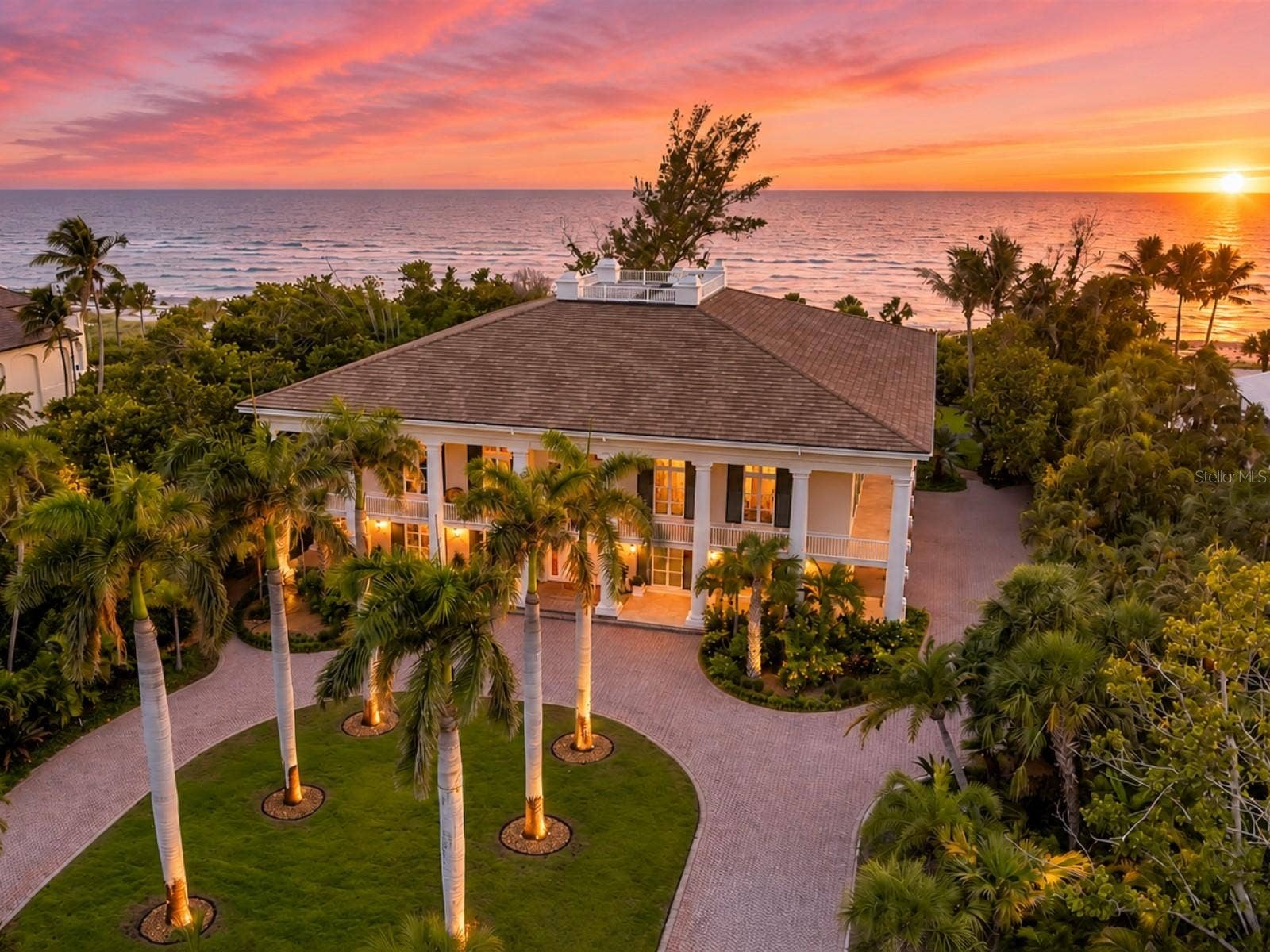 8132 SANDERLING ROAD, Sarasota, FL 34242 8132 SANDERLING ROAD, Sarasota, FL 34242