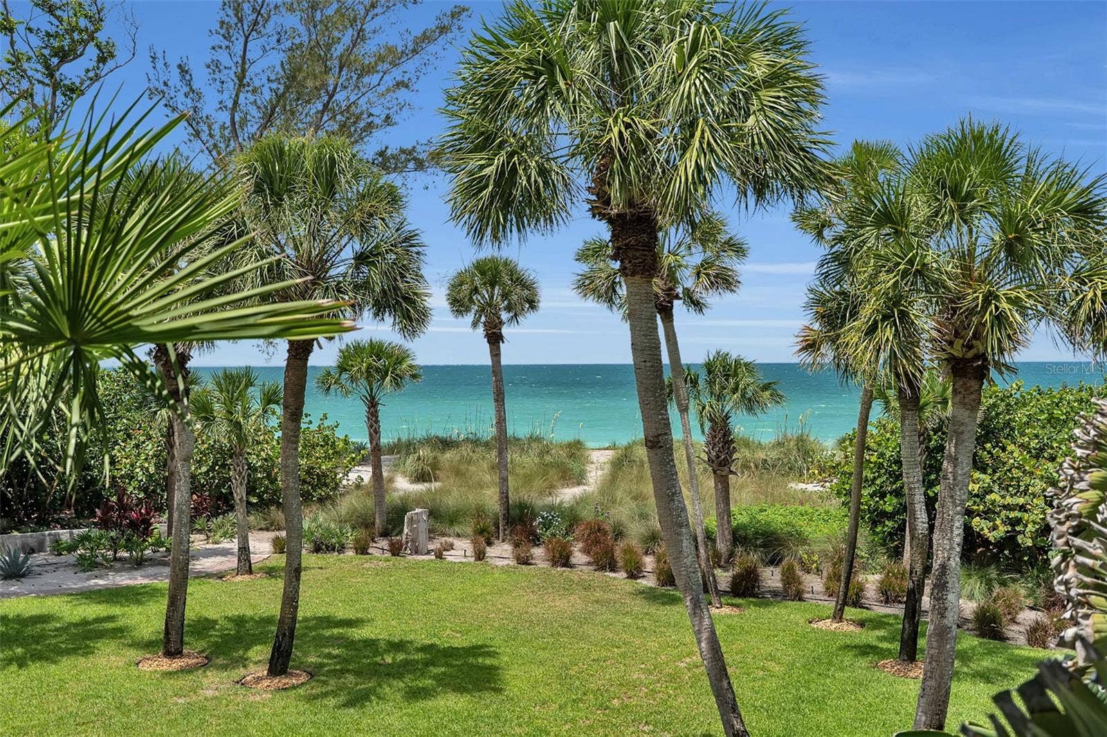 8132 SANDERLING ROAD, Sarasota, FL 34242 8132 SANDERLING ROAD, Sarasota, FL 34242