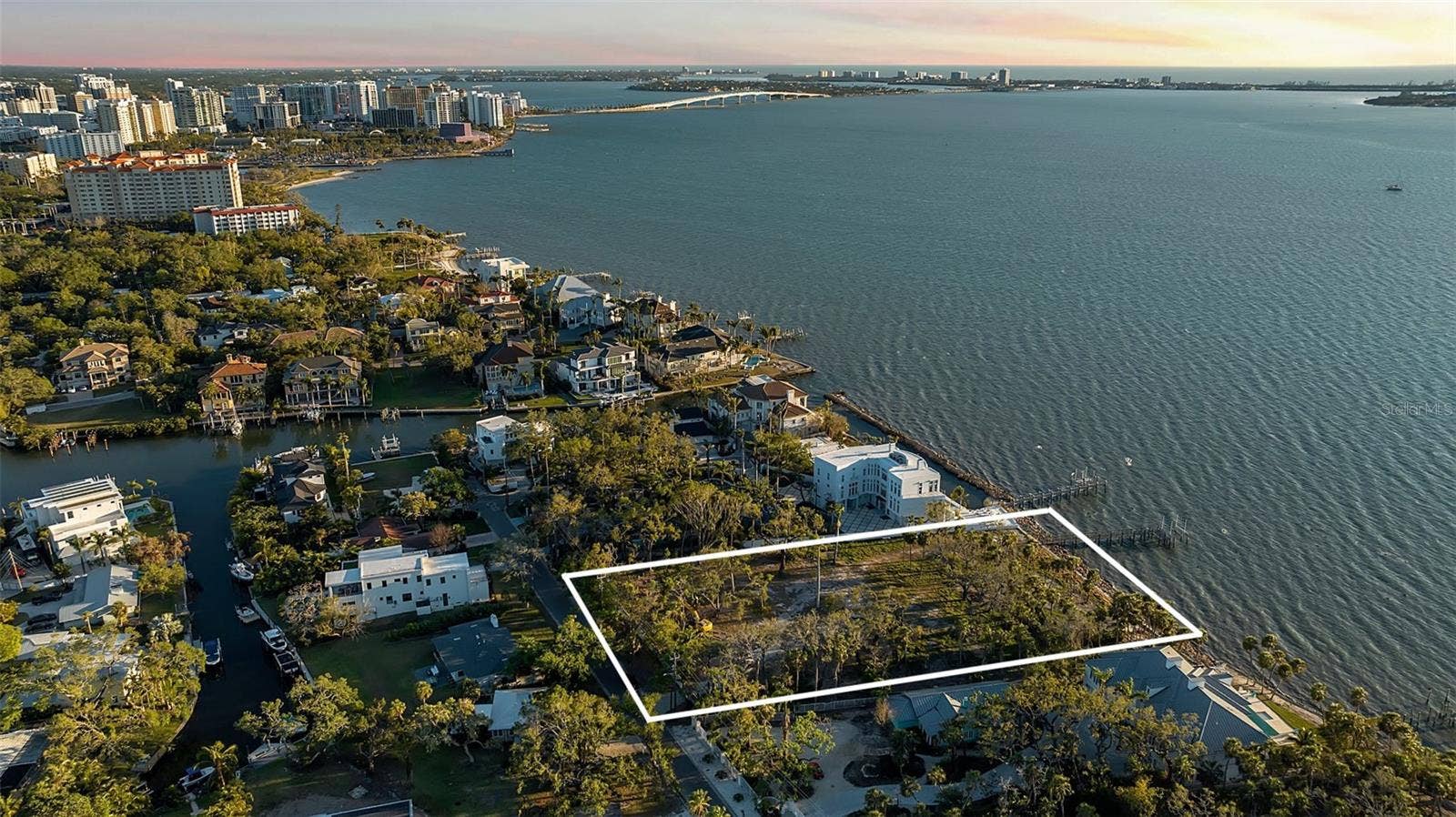 2046 ALAMEDA AVENUE, Sarasota, FL 34234