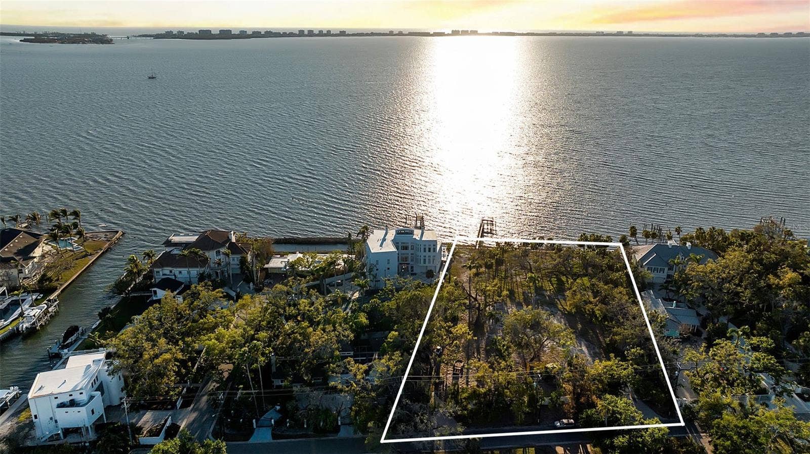 2046 ALAMEDA AVENUE, Sarasota, FL 34234