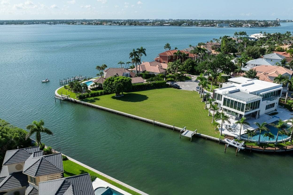 600 MOURNING DOVE DRIVE, Sarasota, FL 34236 600 MOURNING DOVE DRIVE, Sarasota, FL 34236