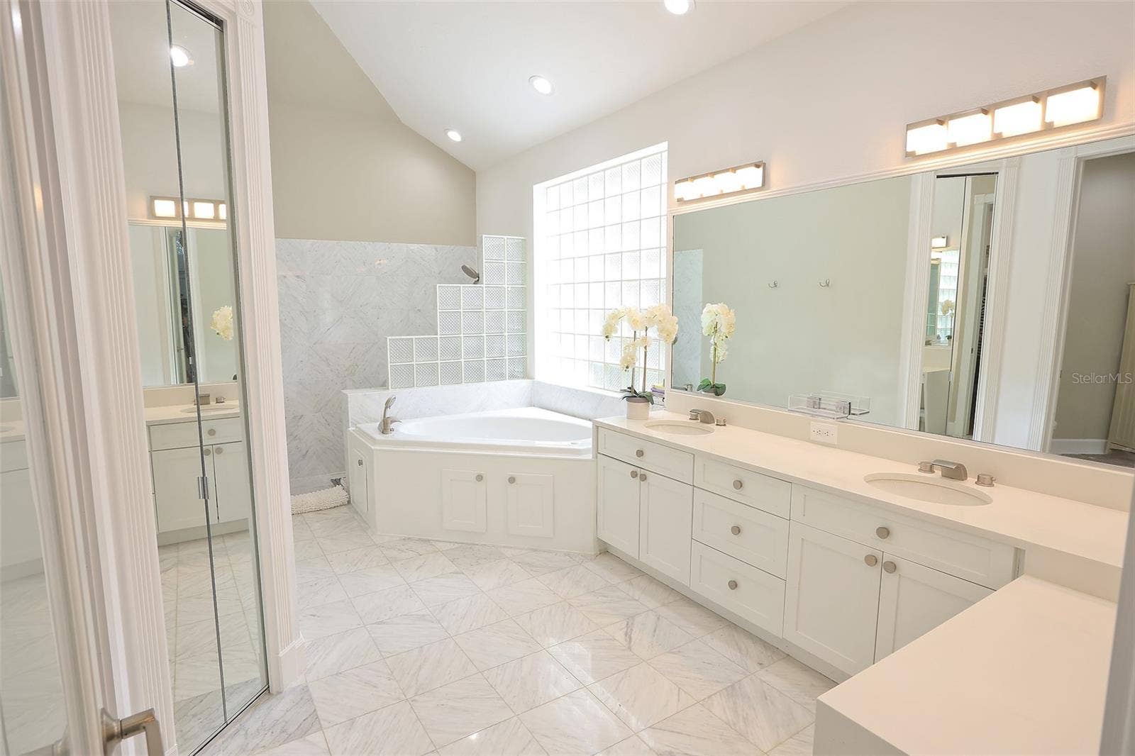 3527 FAIR OAKS LANE, Longboat Key, FL 34228 3527 FAIR OAKS LANE, Longboat Key, FL 34228