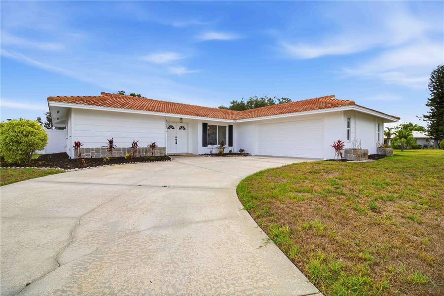 Property photo for 3535 VILLAGE GREEN DRIVE, Sarasota, FL