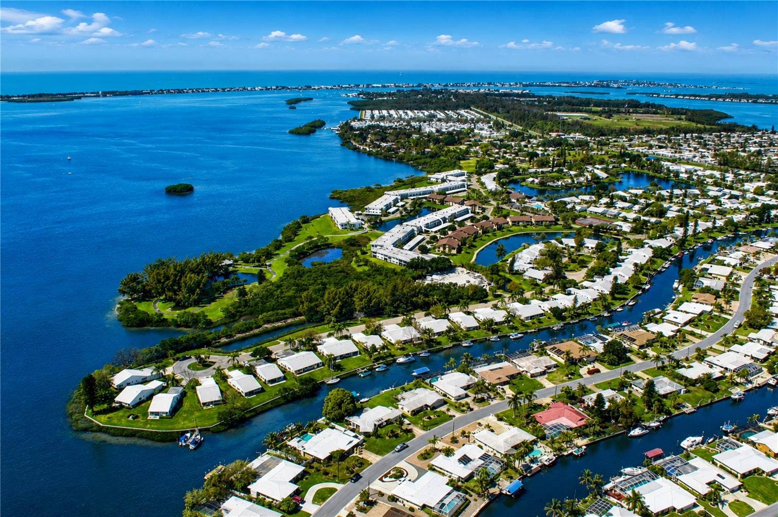 4809 INDEPENDENCE DRIVE, Bradenton, FL 34210 Condo location highlighted in white