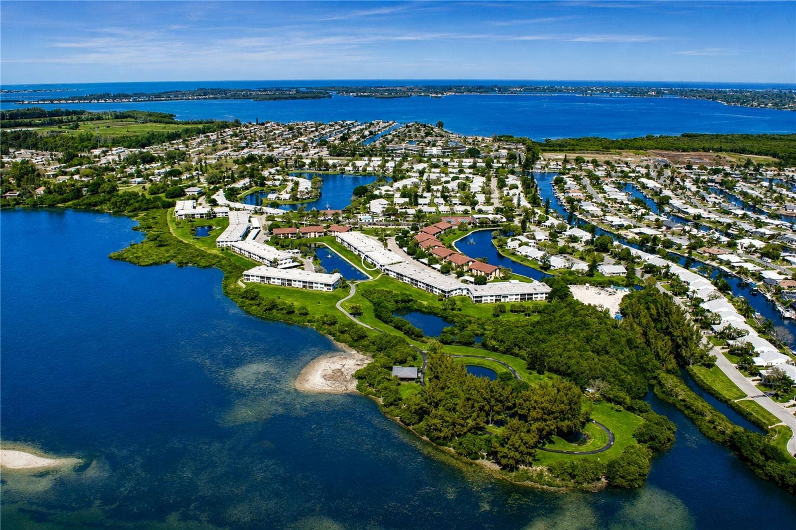 4809 INDEPENDENCE DRIVE, Bradenton, FL 34210 Condo location highlighted in white