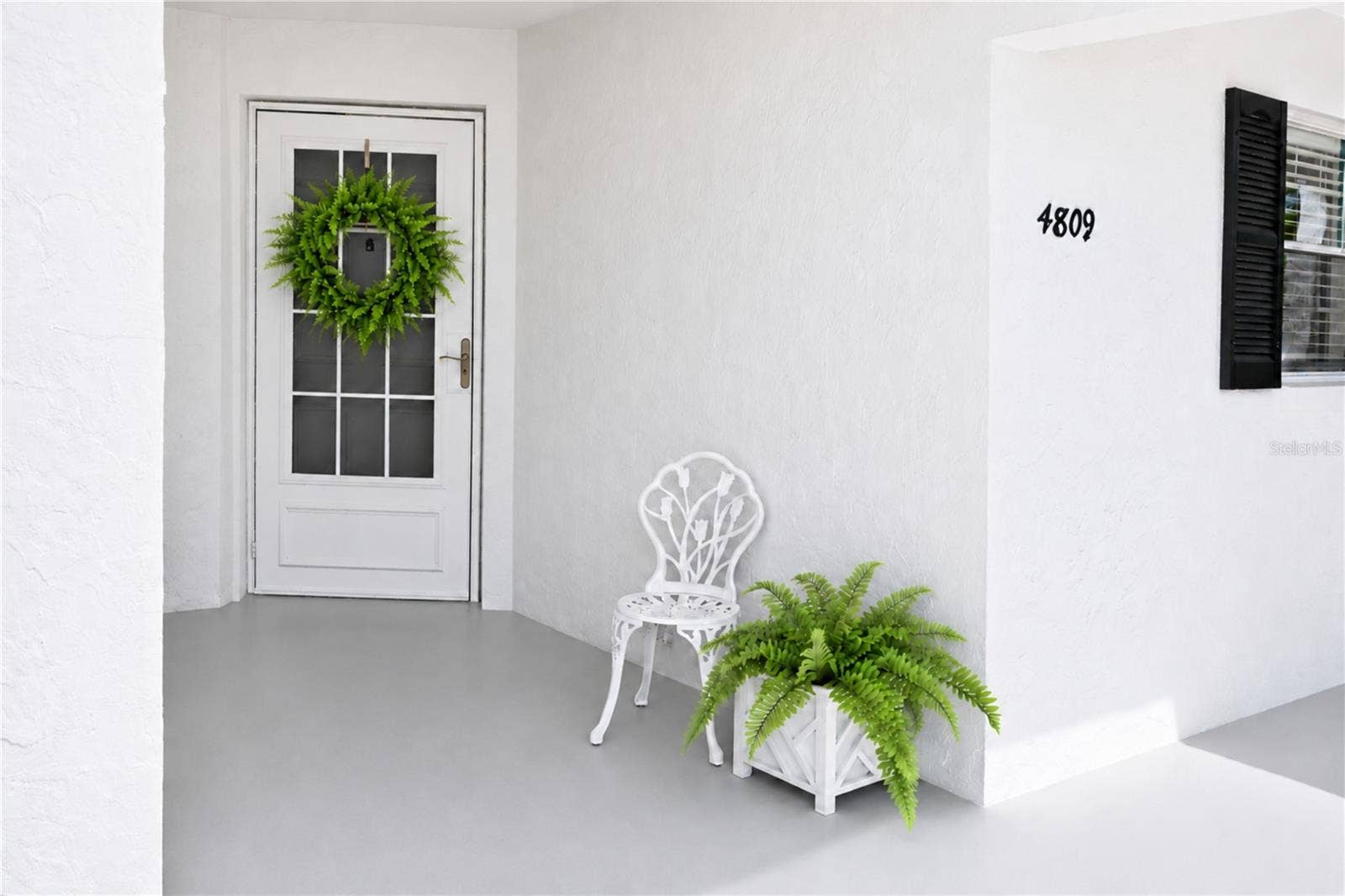 4809 INDEPENDENCE DRIVE, Bradenton, FL 34210 Condo alcove entrance