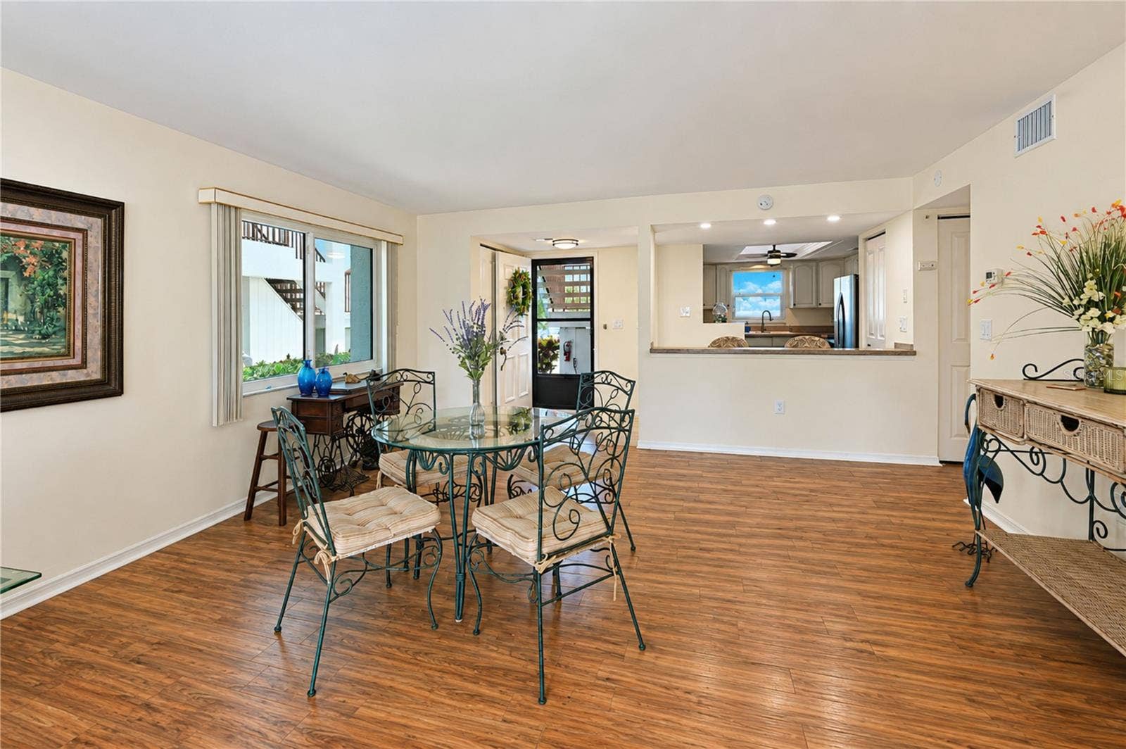 4853 INDEPENDENCE DRIVE, Bradenton, FL 34210 Plenty of room for larger dinner parties too