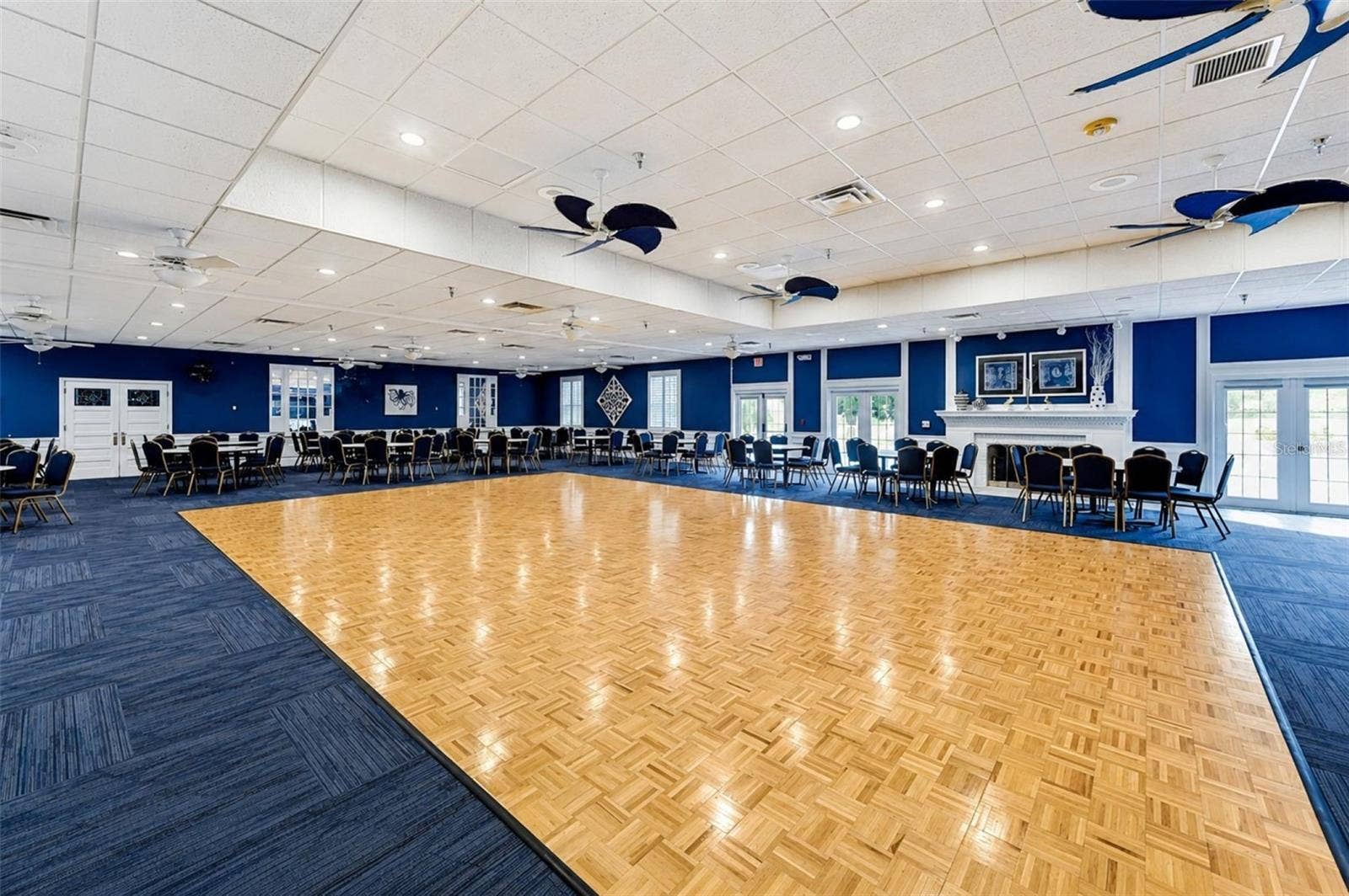 4853 INDEPENDENCE DRIVE, Bradenton, FL 34210 Mt Vernon banquet and activities room