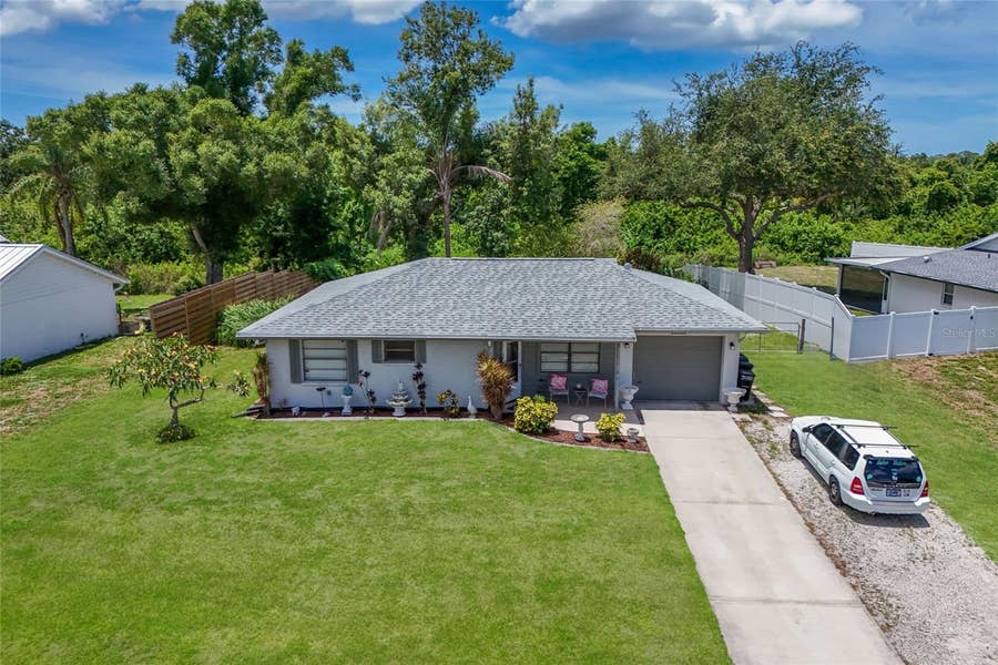Property photo for 5202 FOXCROFT COURT, Sarasota, FL