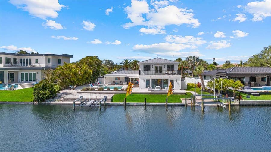 Property photo for 813 IDLEWILD WAY, Sarasota, FL