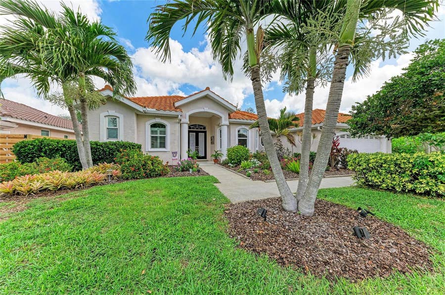 Property photo for 4471 MCINTOSH LAKE AVENUE, Sarasota, FL