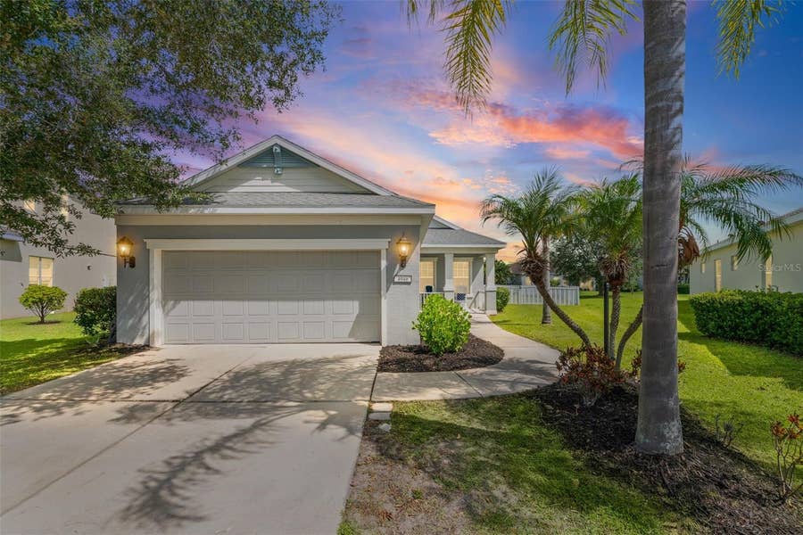 Property photo for 4946 NEWPORT NEWS CIRCLE, Bradenton, FL