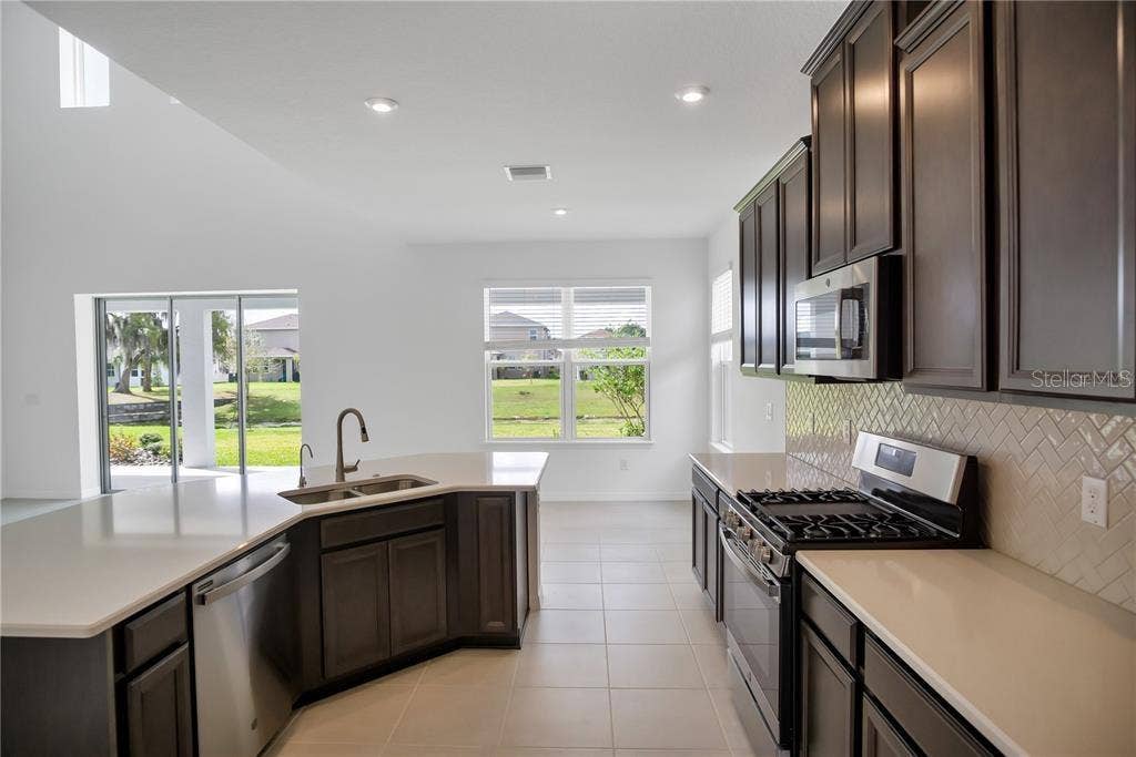 5719 MAIDENSTONE WAY, Palmetto, FL 34221 5719 MAIDENSTONE WAY, Palmetto, FL 34221