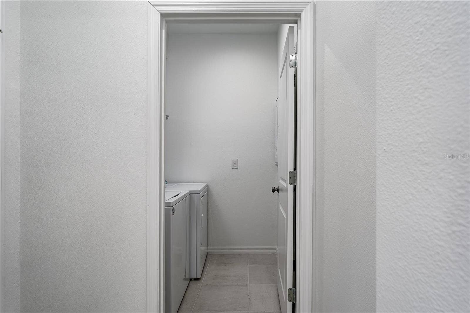 5719 MAIDENSTONE WAY, Palmetto, FL 34221 Laundry Room