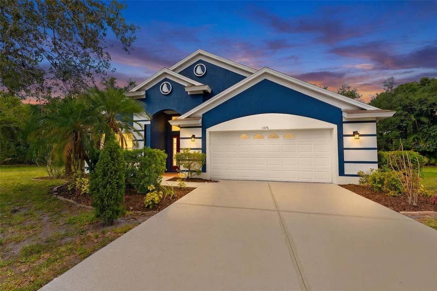 Property photo for Bradenton, FL
