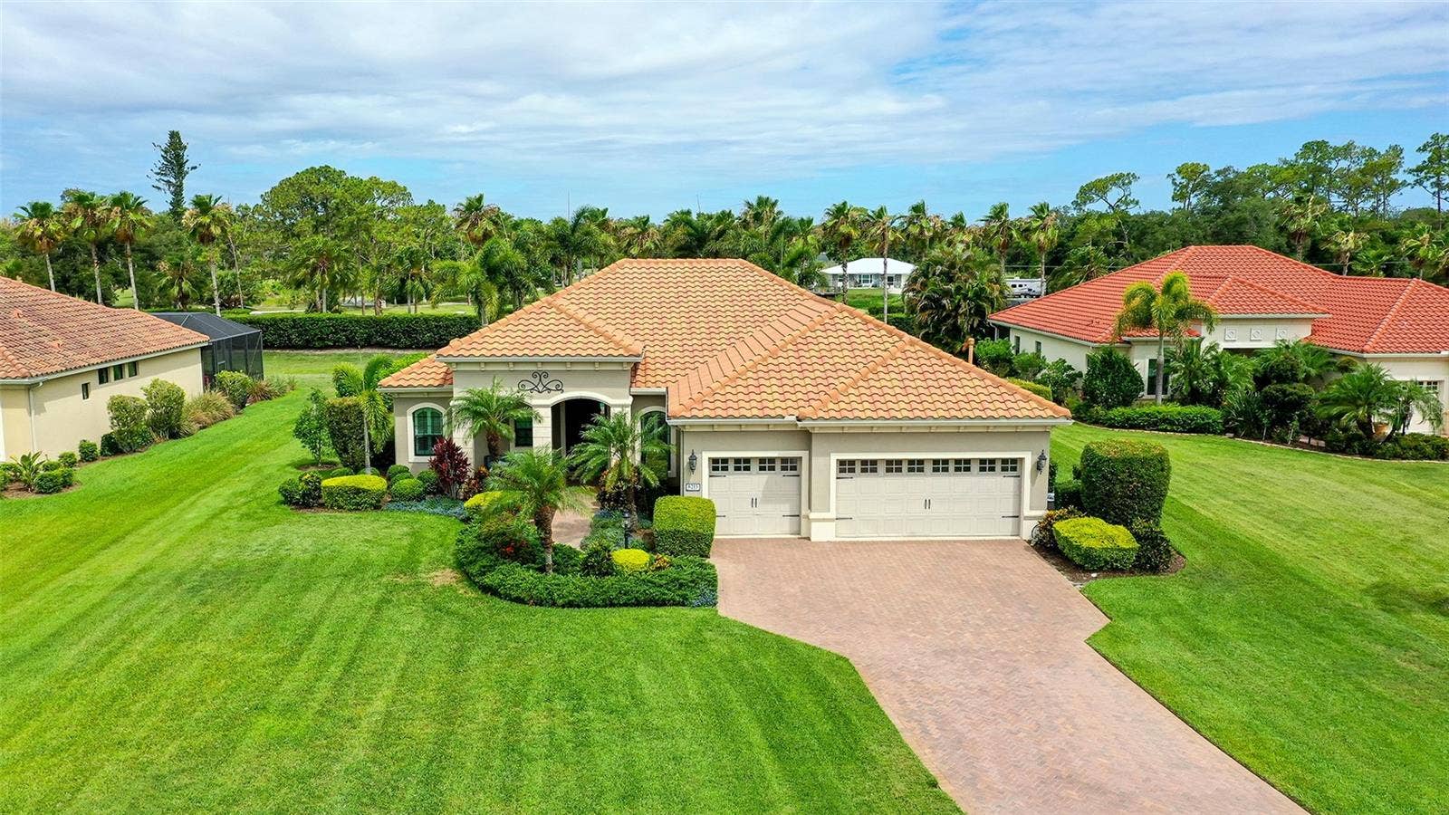 8215 LARKSPUR CIRCLE, Sarasota, FL 34241 8215 LARKSPUR CIRCLE, Sarasota, FL 34241