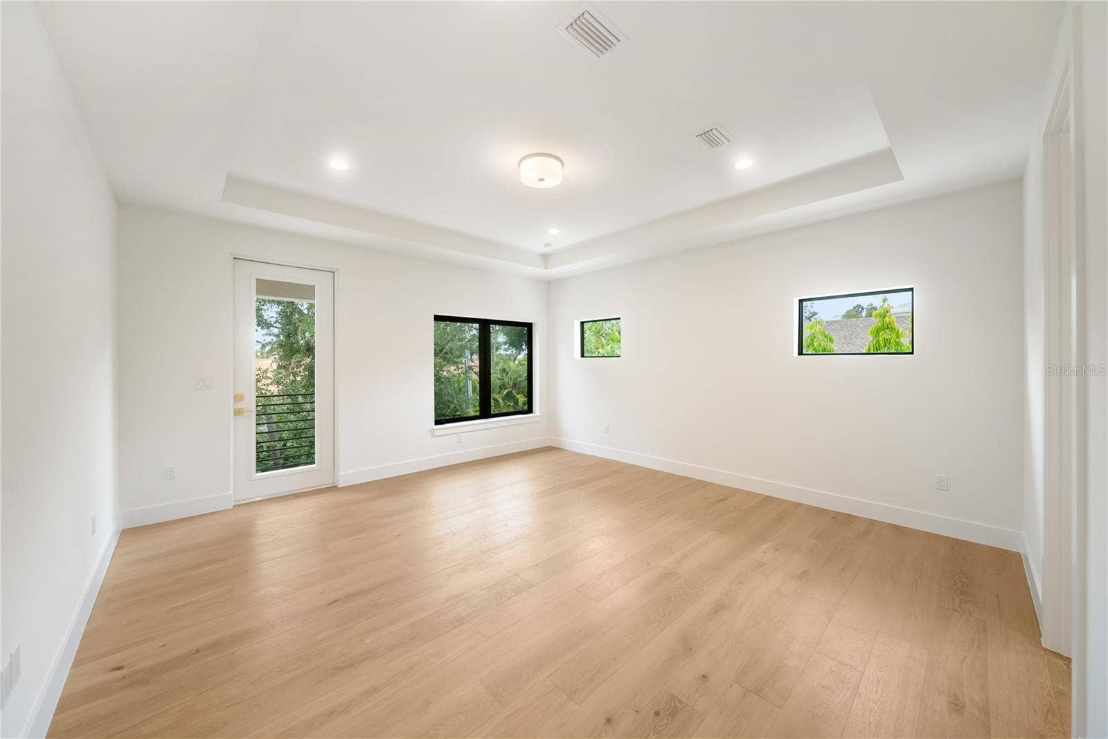 3800 FLORES AVENUE, Sarasota, FL 34239 3800 FLORES AVENUE, Sarasota, FL 34239