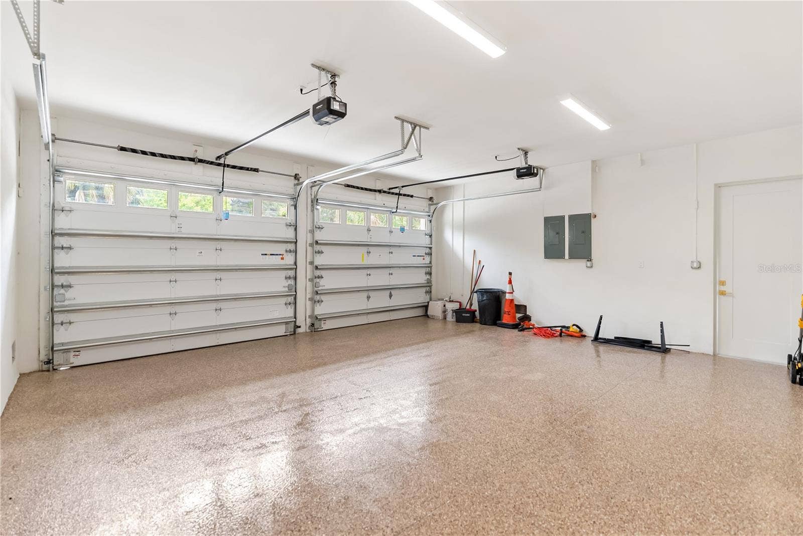 3800 FLORES AVENUE, Sarasota, FL 34239 3800 FLORES AVENUE, Sarasota, FL 34239
