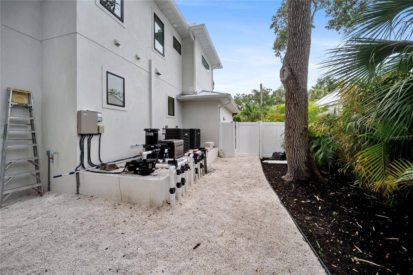 3800 FLORES AVENUE, Sarasota, FL 34239 3800 FLORES AVENUE, Sarasota, FL 34239