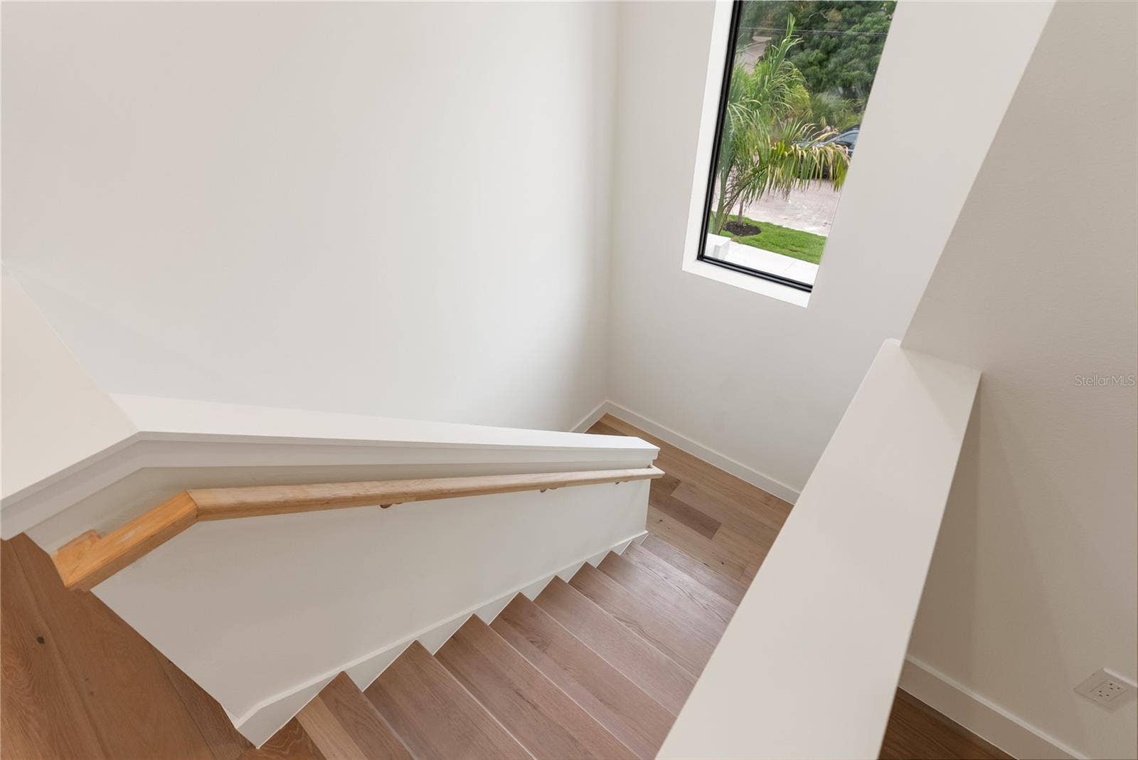 3800 FLORES AVENUE, Sarasota, FL 34239 3800 FLORES AVENUE, Sarasota, FL 34239