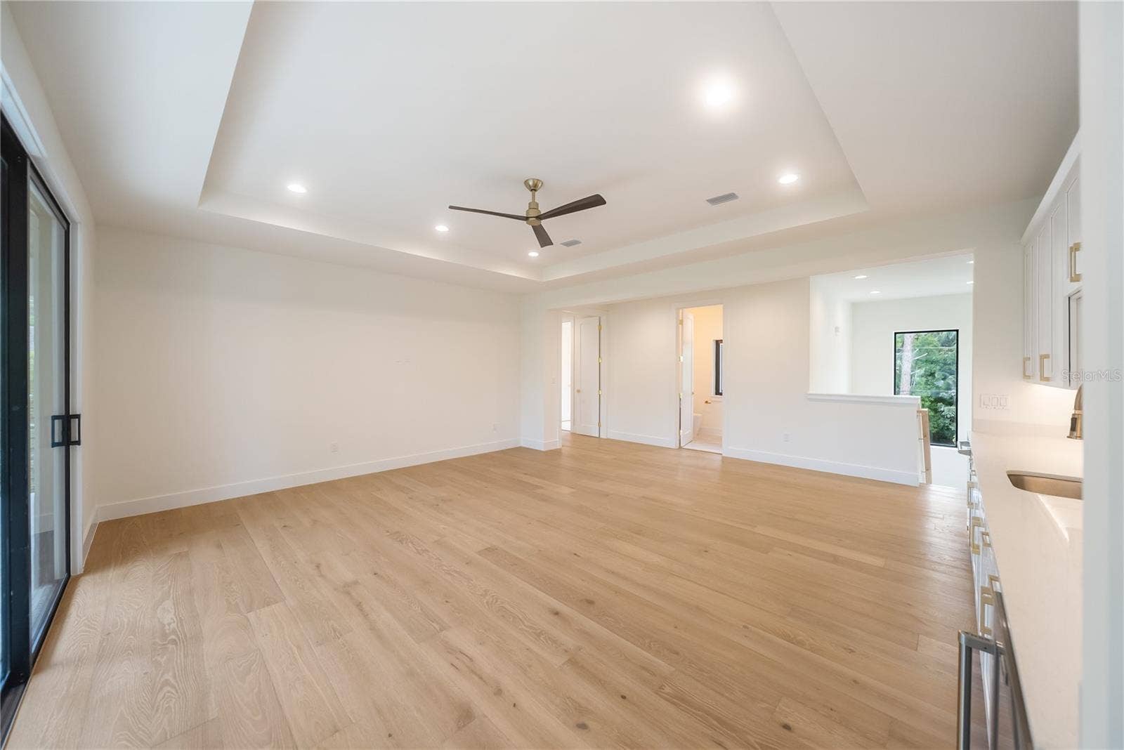 3800 FLORES AVENUE, Sarasota, FL 34239 3800 FLORES AVENUE, Sarasota, FL 34239