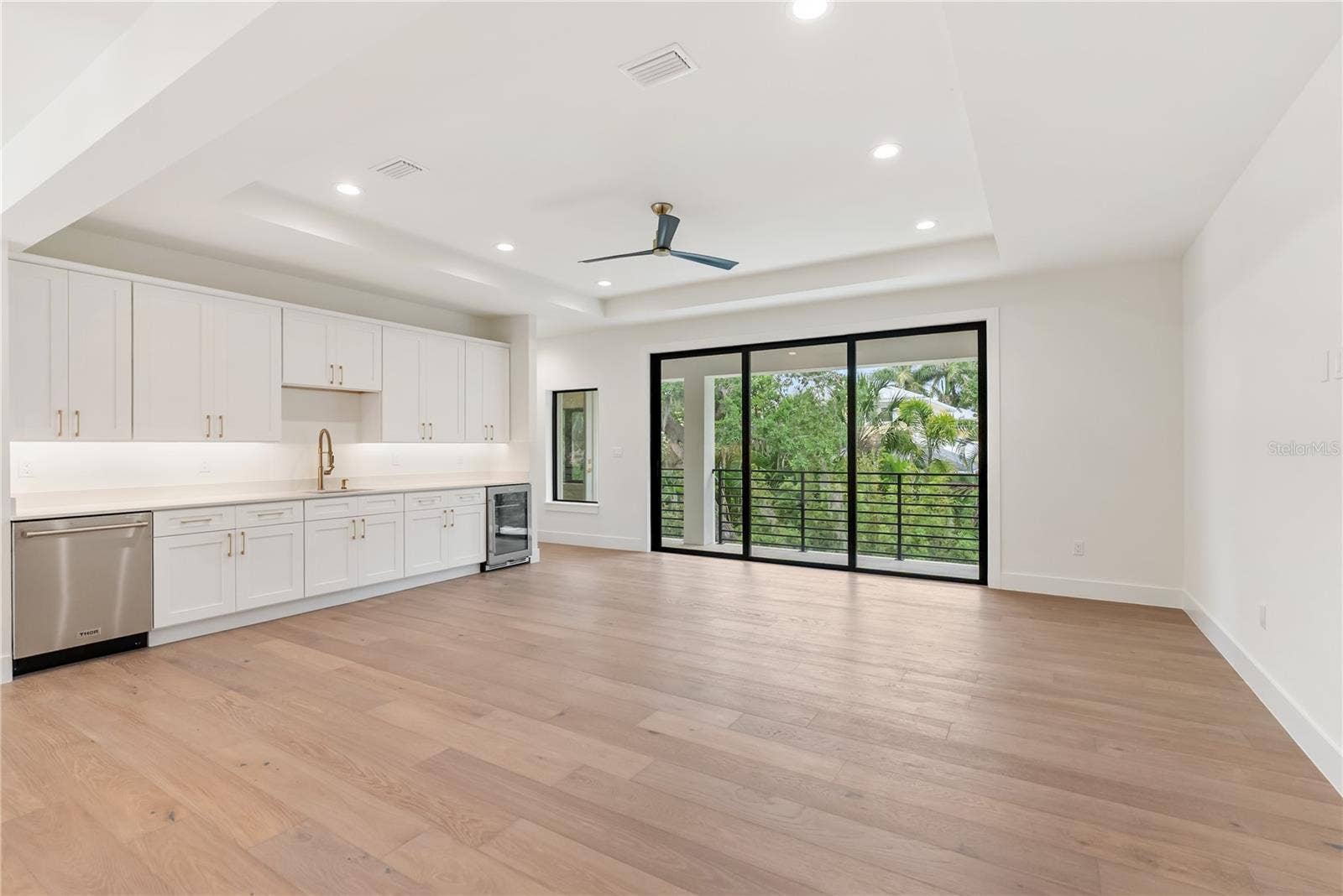 3800 FLORES AVENUE, Sarasota, FL 34239 3800 FLORES AVENUE, Sarasota, FL 34239