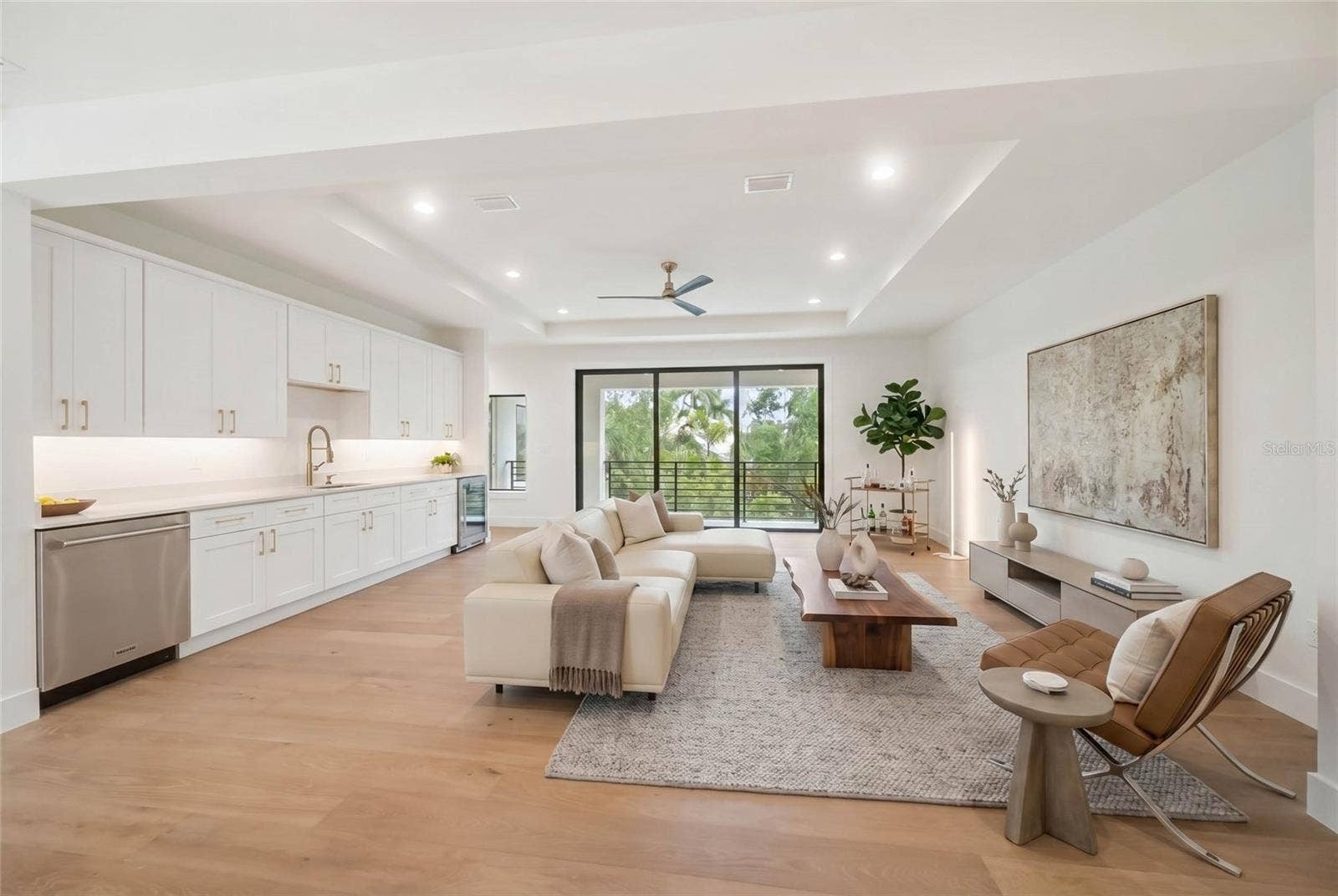 3800 FLORES AVENUE, Sarasota, FL 34239 3800 FLORES AVENUE, Sarasota, FL 34239