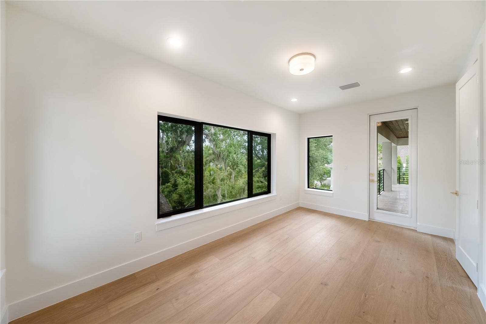 3800 FLORES AVENUE, Sarasota, FL 34239 3800 FLORES AVENUE, Sarasota, FL 34239