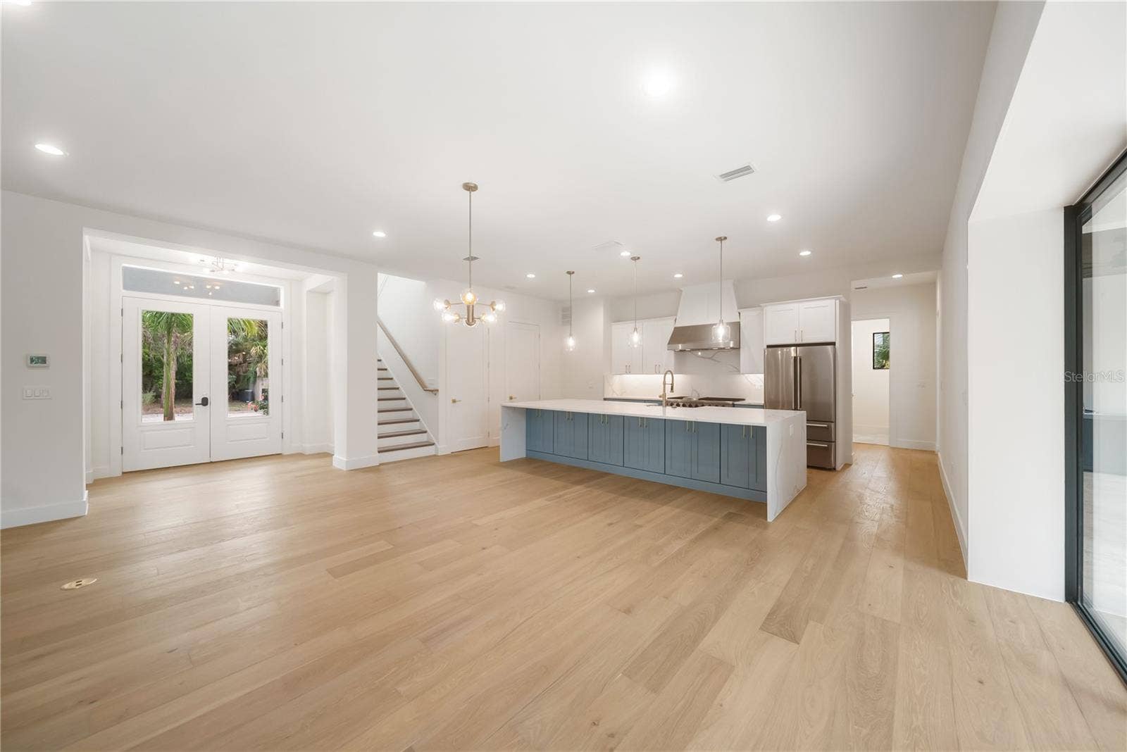 3800 FLORES AVENUE, Sarasota, FL 34239 3800 FLORES AVENUE, Sarasota, FL 34239