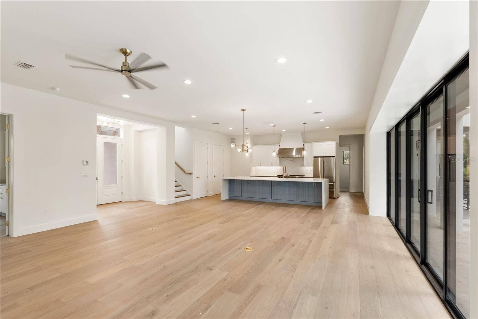 3800 FLORES AVENUE, Sarasota, FL 34239 3800 FLORES AVENUE, Sarasota, FL 34239