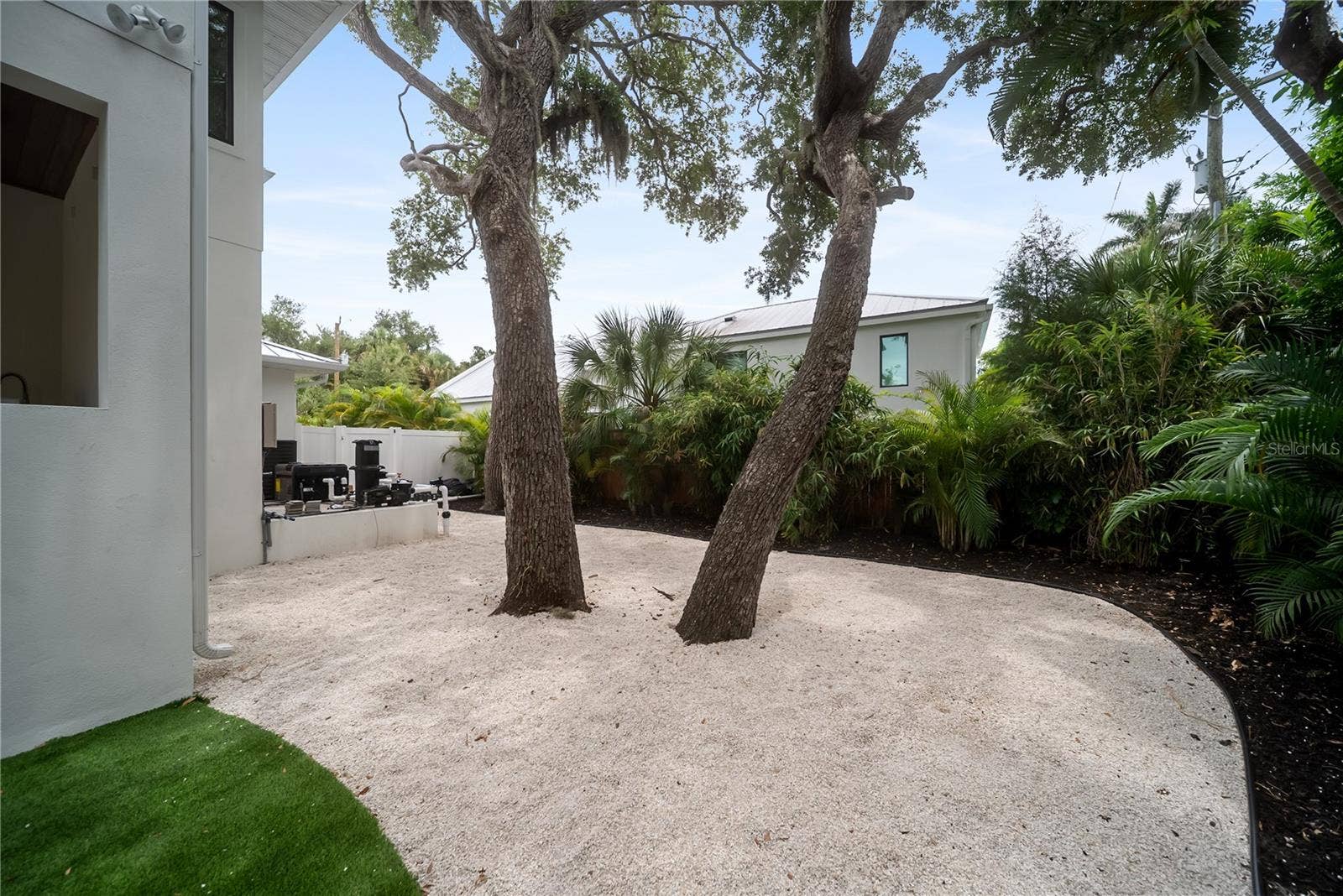 3800 FLORES AVENUE, Sarasota, FL 34239 3800 FLORES AVENUE, Sarasota, FL 34239