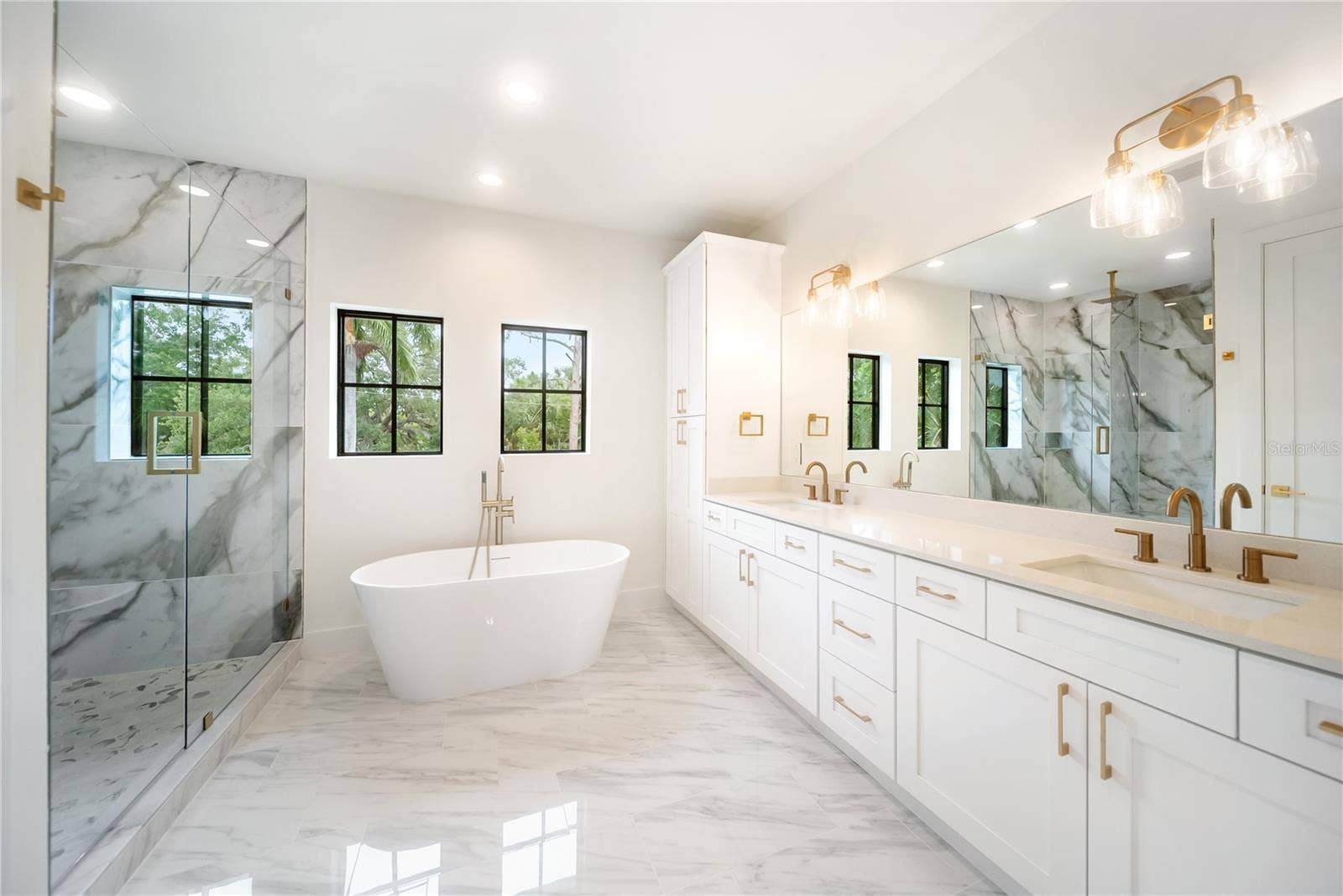 3800 FLORES AVENUE, Sarasota, FL 34239 3800 FLORES AVENUE, Sarasota, FL 34239